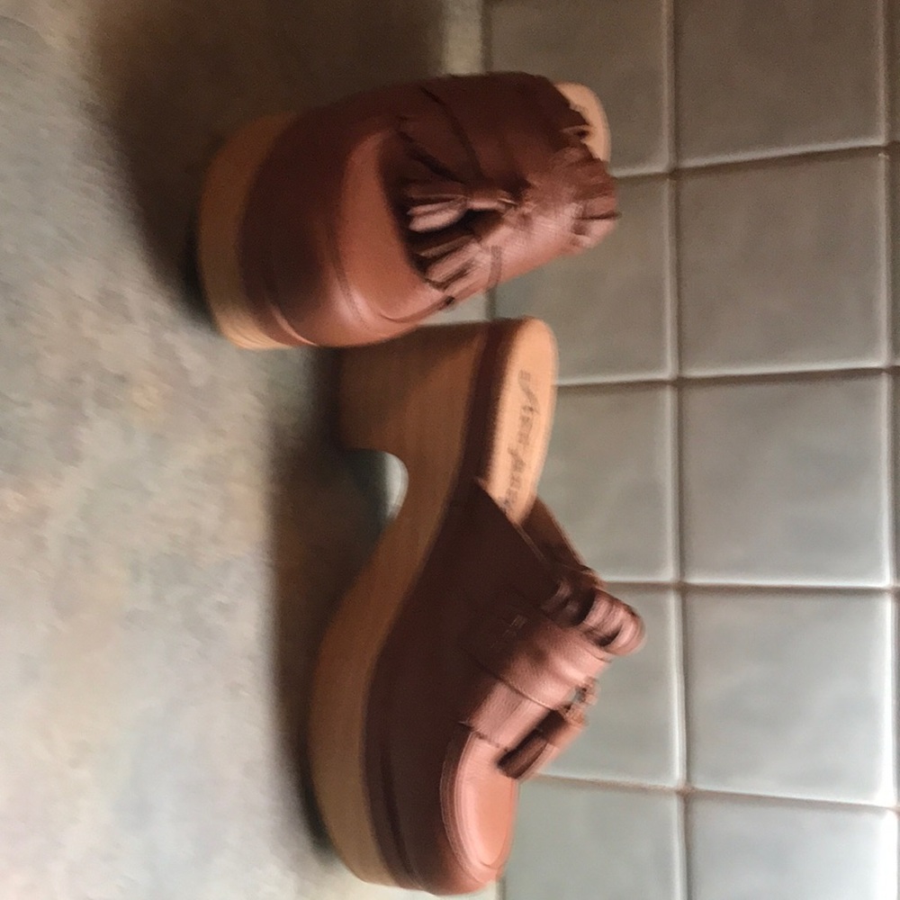 Free People Kiltie Clogs *new, never worn* size 9